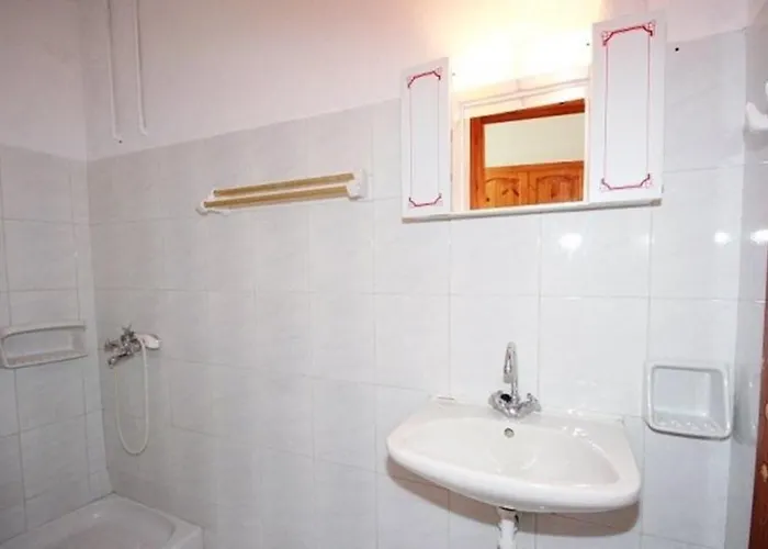 Paleopalace Apartment *